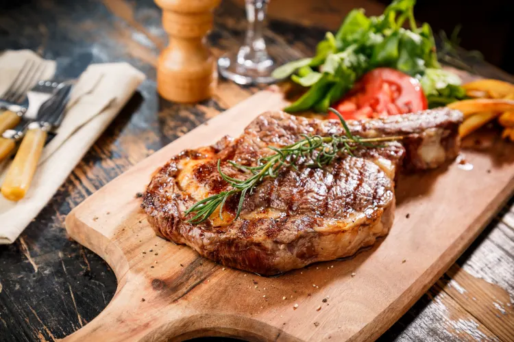 How to Choose the Right Steak Restaurant for a Special Occasion