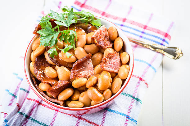 WHITE BEANS WITH MUSHROOMS AND MARINARA