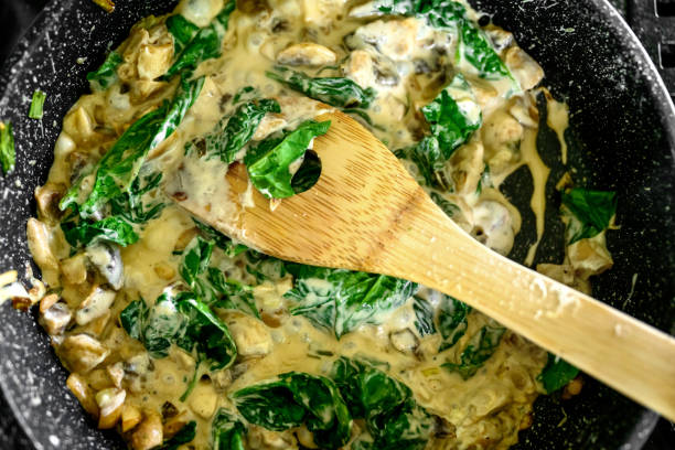 CHEESY RIGATONI SKILLET WITH MUSHROOMS AND SPINACH